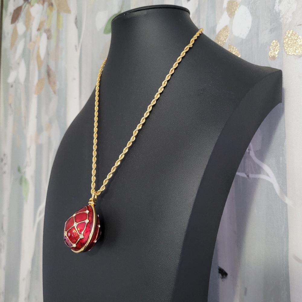 Egg Pendant Red & Gold Enameled Trellis  With Crystals On Gold-tone Rope Chain - Picture 5 of 16